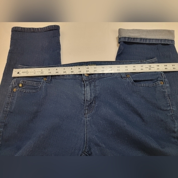 MICHAEL KORS Woman's Size 16 Midrise Straight Leg Cropped Denim Jean - Picture 9 of 13